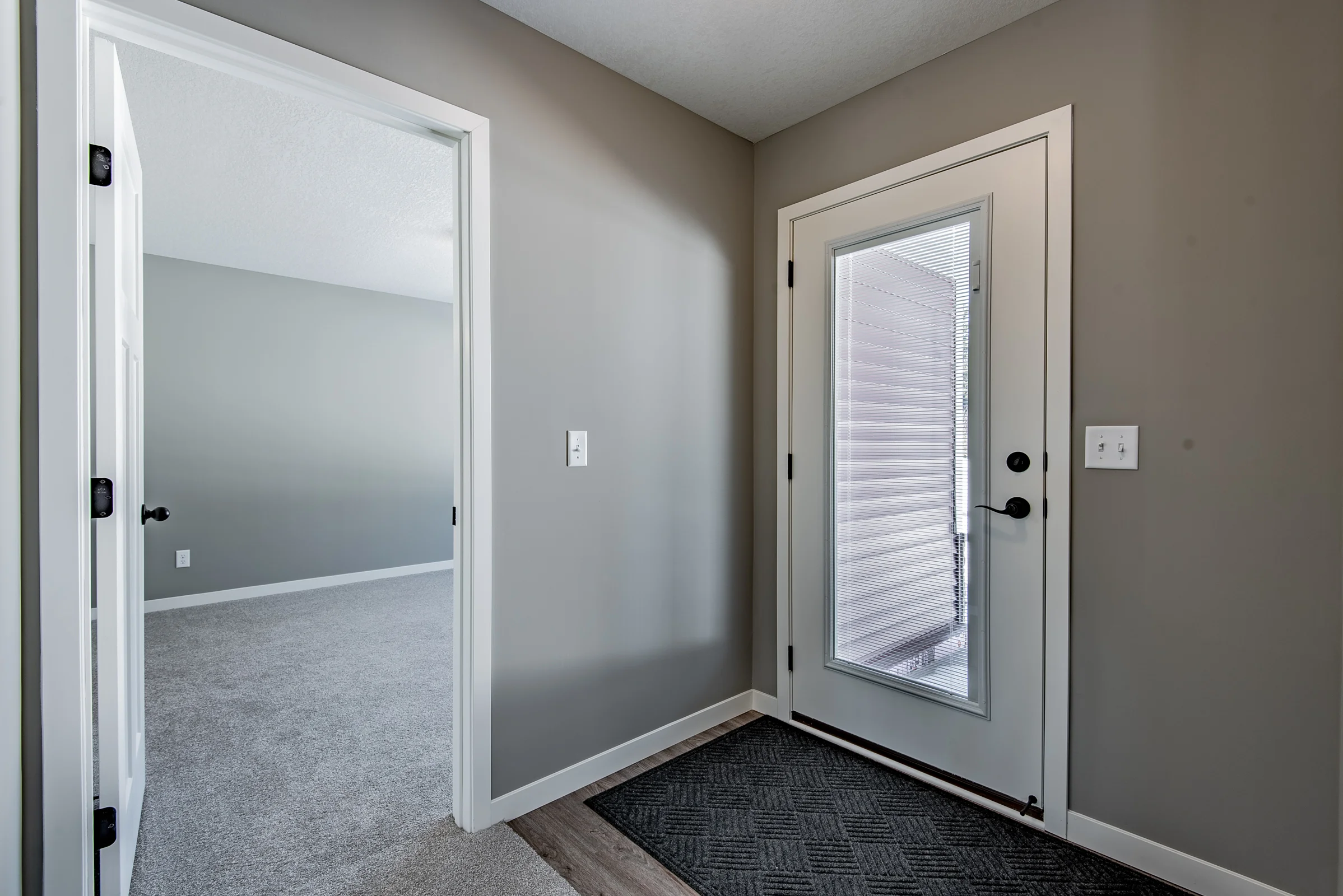 777 11th Ave SW-21.jpg