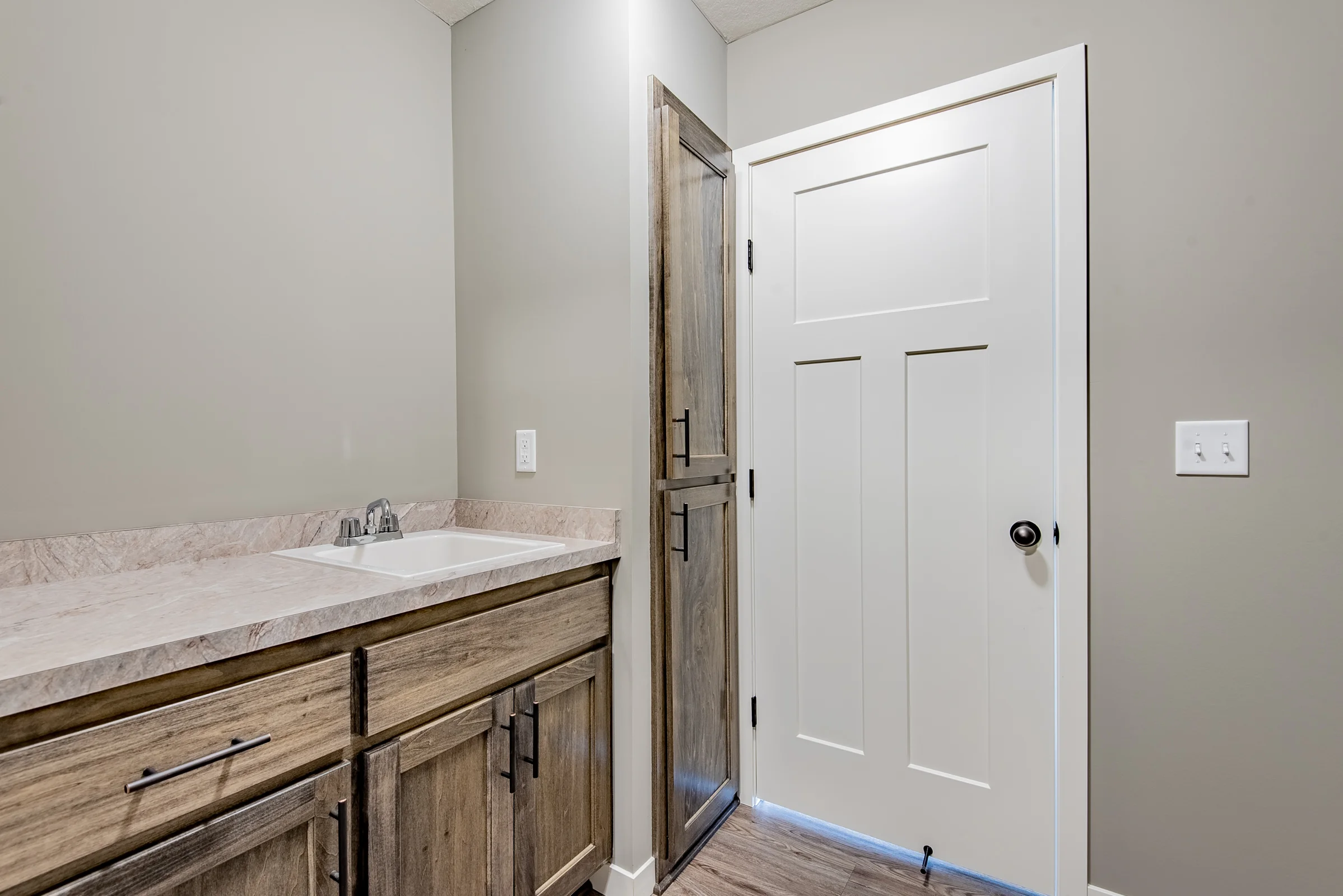 777 11th Ave SW-30.jpg