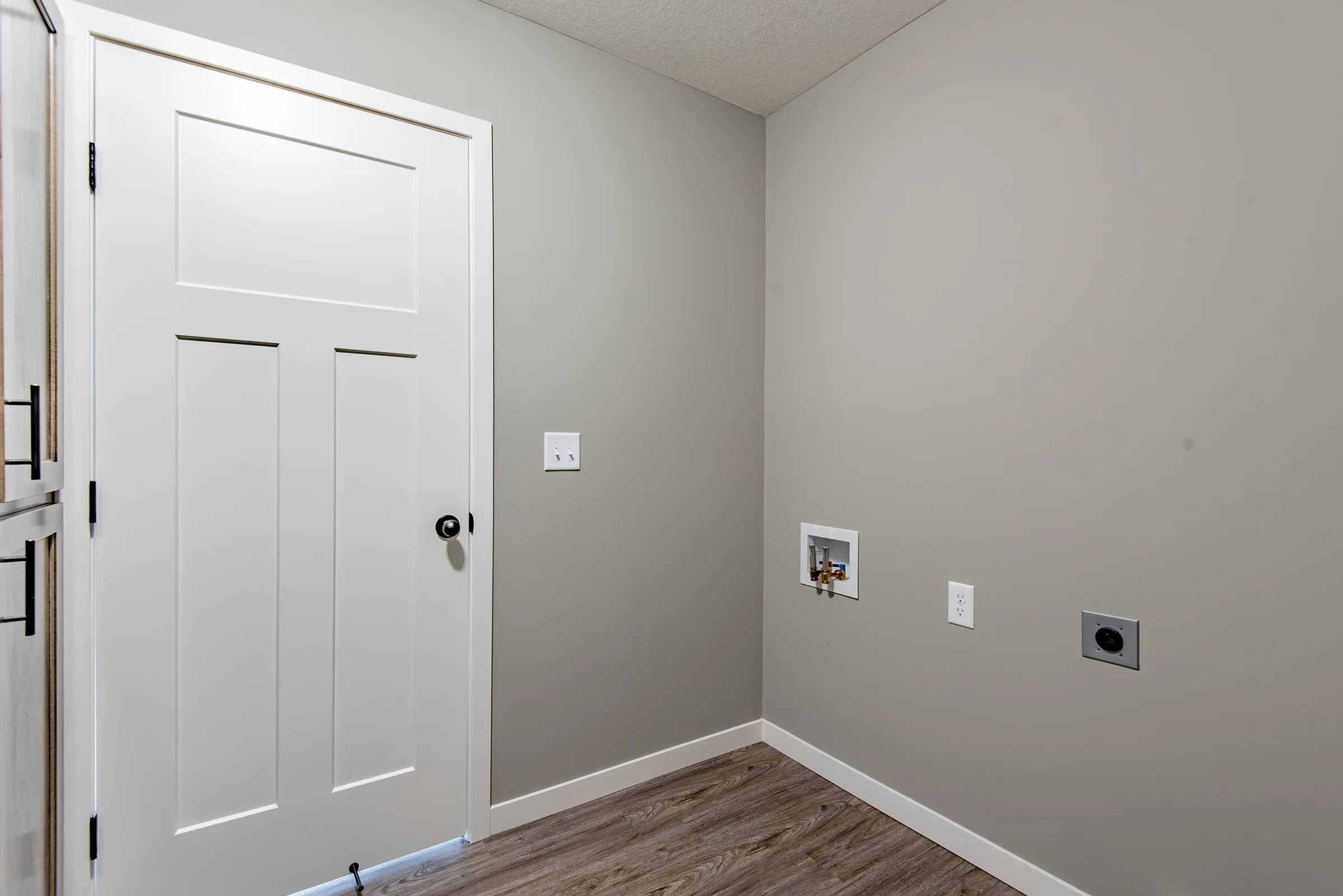 777 11th Ave SW-31.jpg