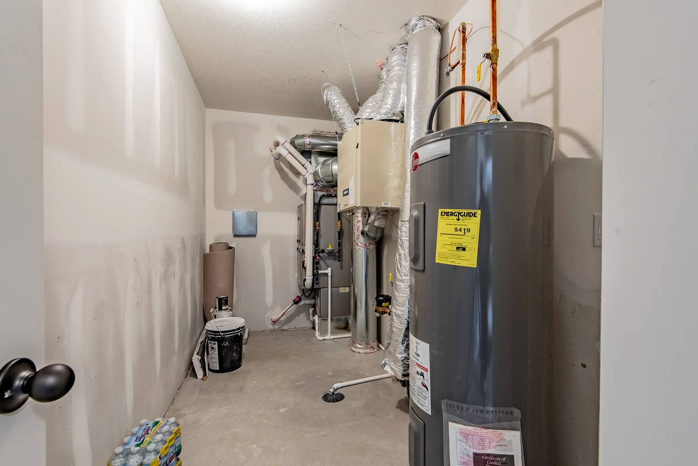 777 11th Ave SW-32.jpg