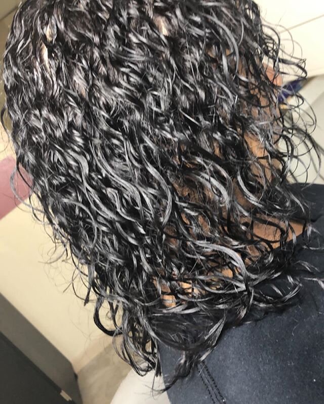 🌟Curl Formation 🌟 
Call us for more info : ☎️ 443-708-0057 
Book your appointment today ‼️‼️ Www.Amandas5StarSalon.com 
Visit us : 22 Allegheny Ave #205 Towson, MD 21204 
#naturalhair #curls #curlyhair #naturalhaircare #naturalhairstyles #curlyhair