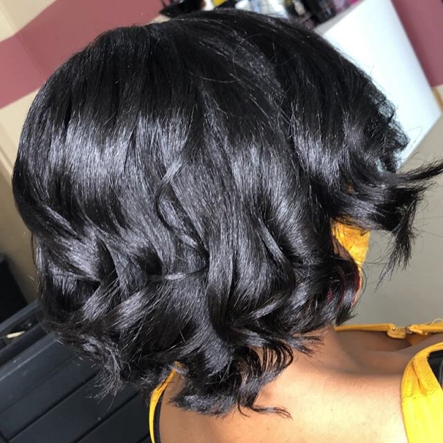 🌊Wavy 🌊  SWIPE to see the before ‼️‼️‼️ this client received our organic hair merengue deep conditioner, Bob Cut, &amp; waves finished off with our organic hot oil treatment for maximum SHINE ‼️ Call us for more info : ☎️ 443-708-0057 
Book online 