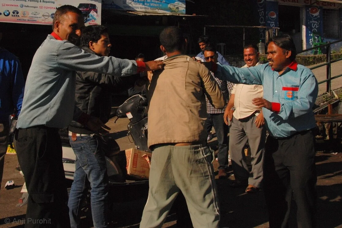 Mob_Fight_On_Street_India.JPG