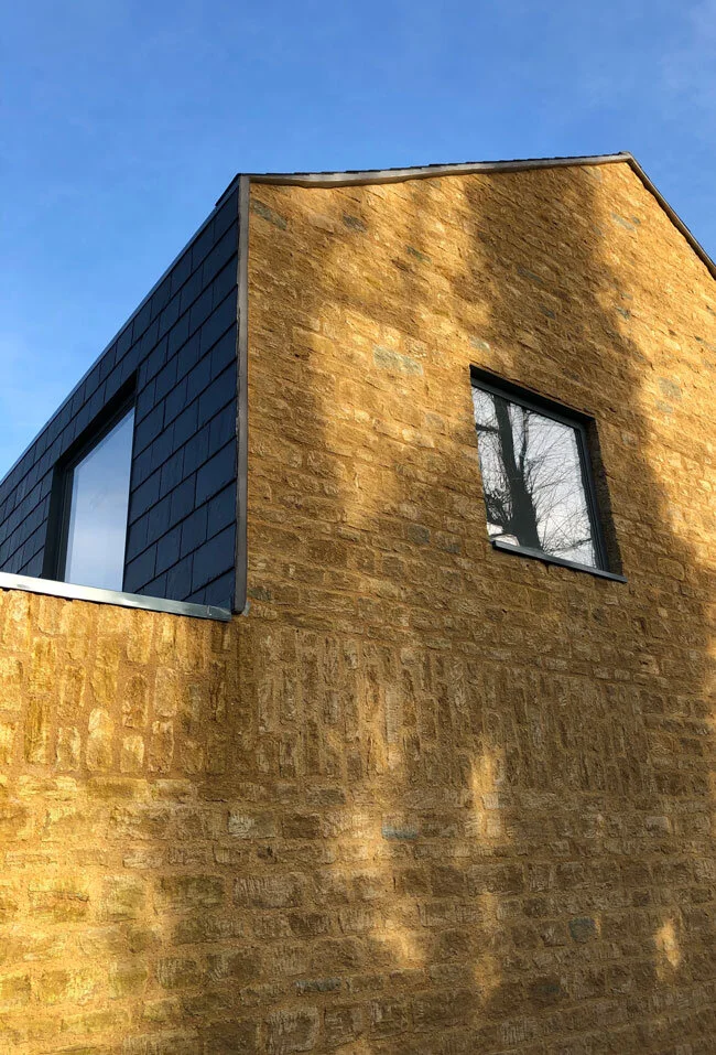 Natural stone and slate to new home by Lendel Stephens Architects