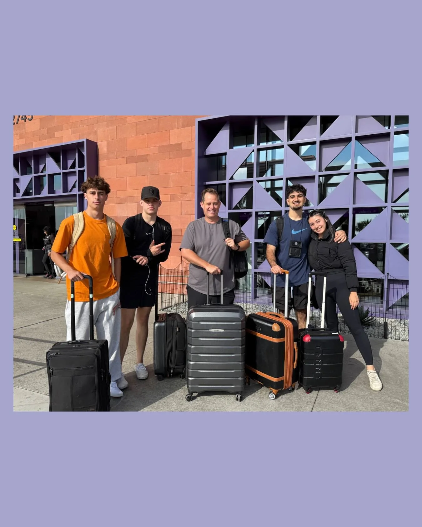 The team has made it to Mexico City!! Please pray for continued safety, boldness, and for the advancement of the kingdom.