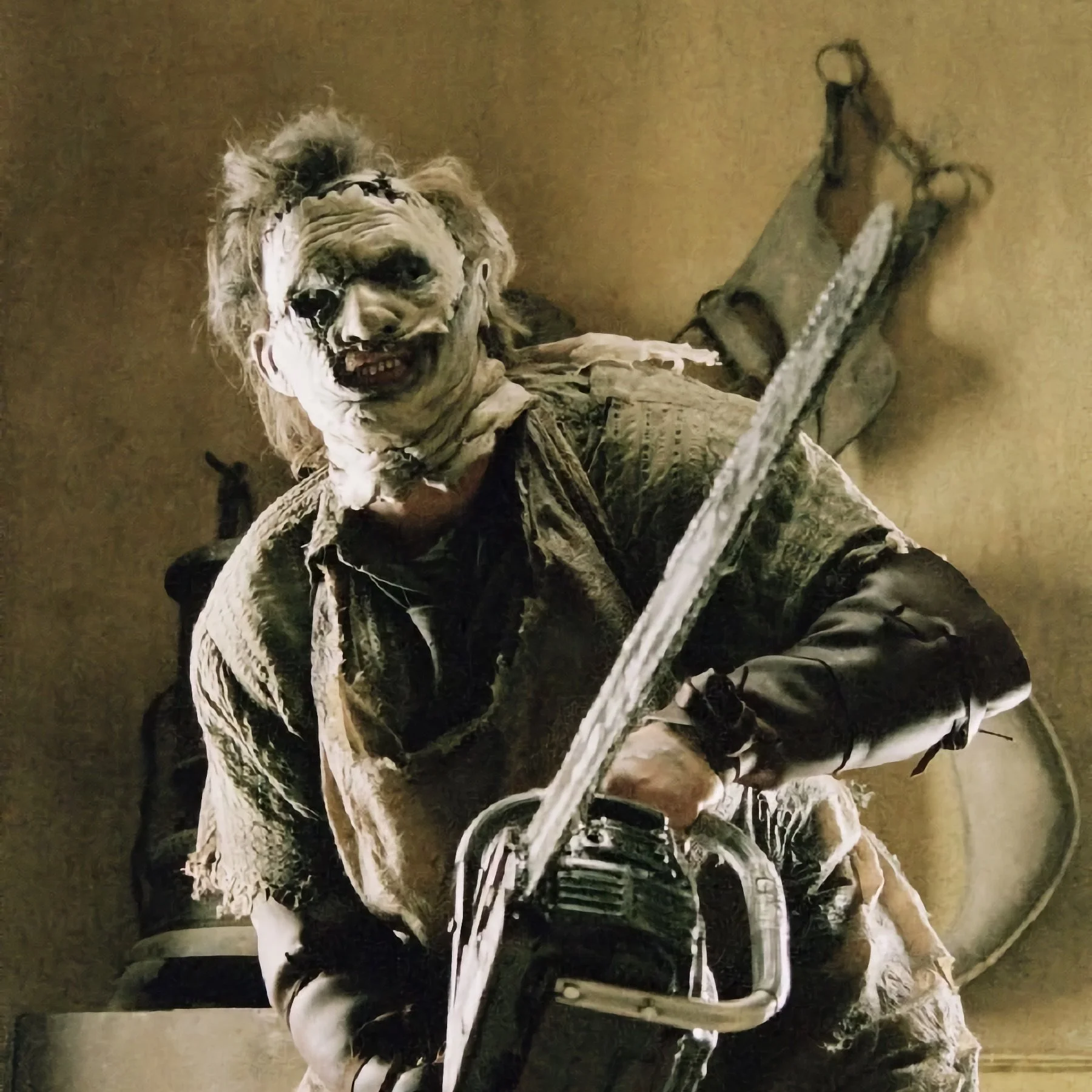 THE TEXAS CHAINSAW MASSACRE (2003) vs. THE HILLS HAVE HAVE EYES (2006) | GenreVision