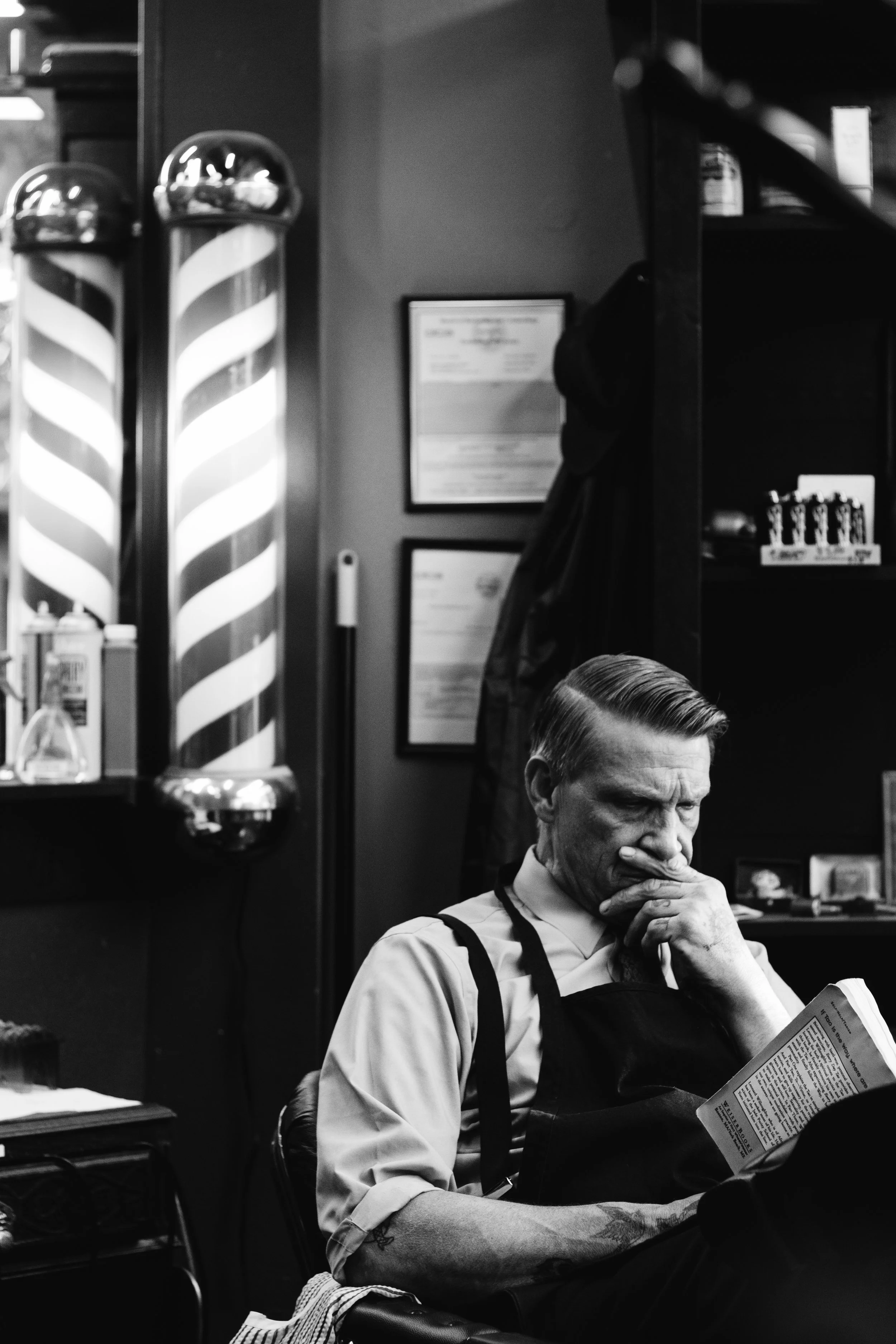 Mikes Barber Shop, CA