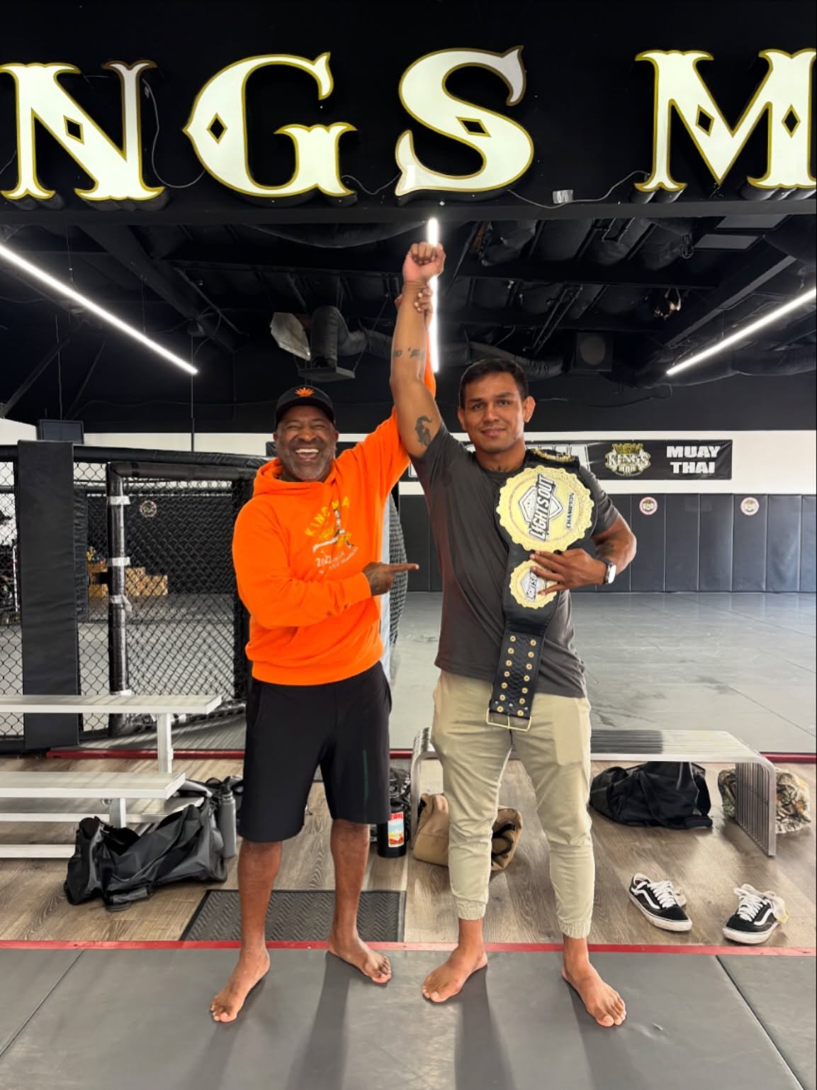 One more Belt to the legacy 👑 Congratulations @renatovalentemma Thank you for representing our Kings MMA flag with bravery and violence. Heyyyyy