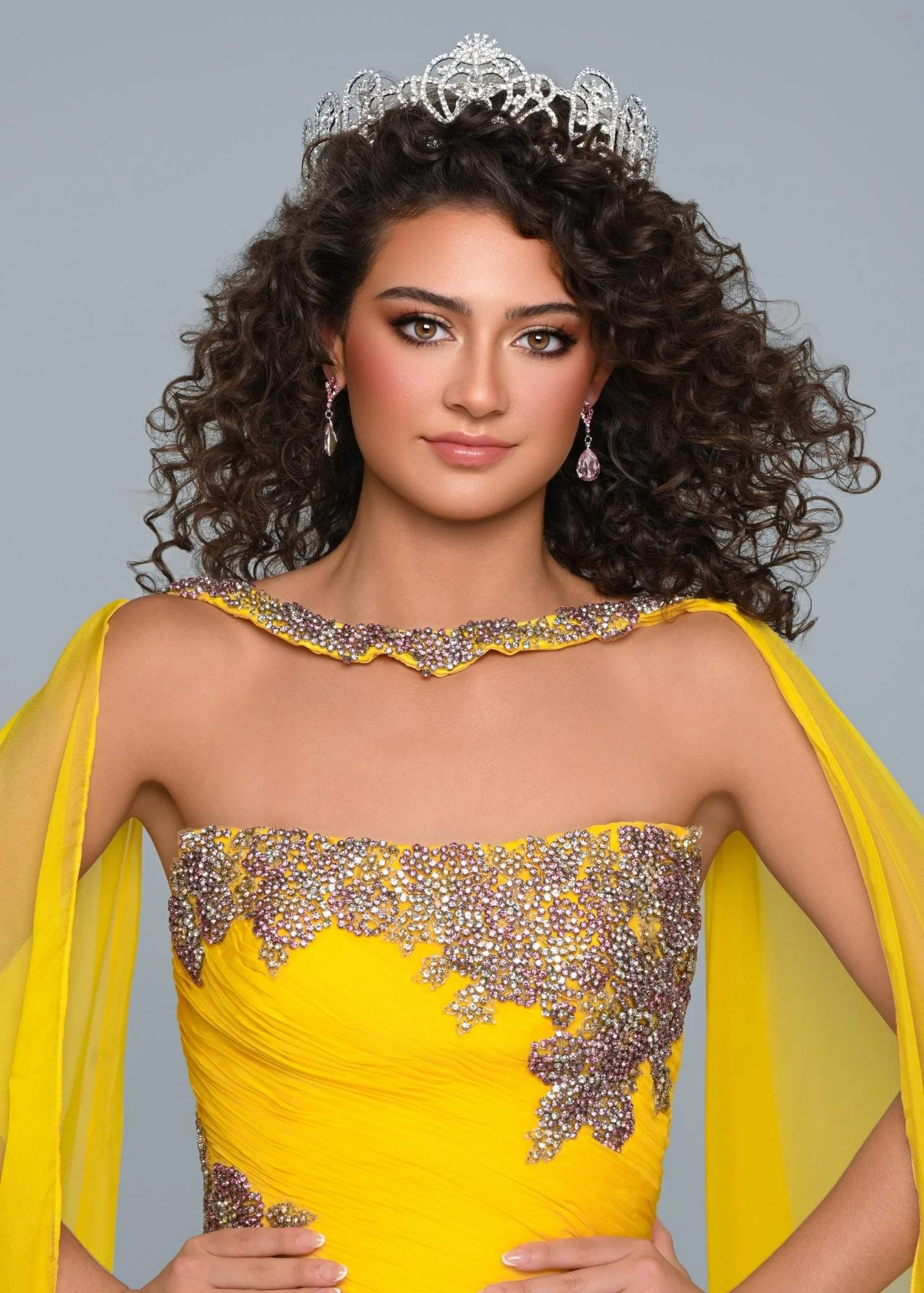 Baylee CC Yellow Crown (2).jpg