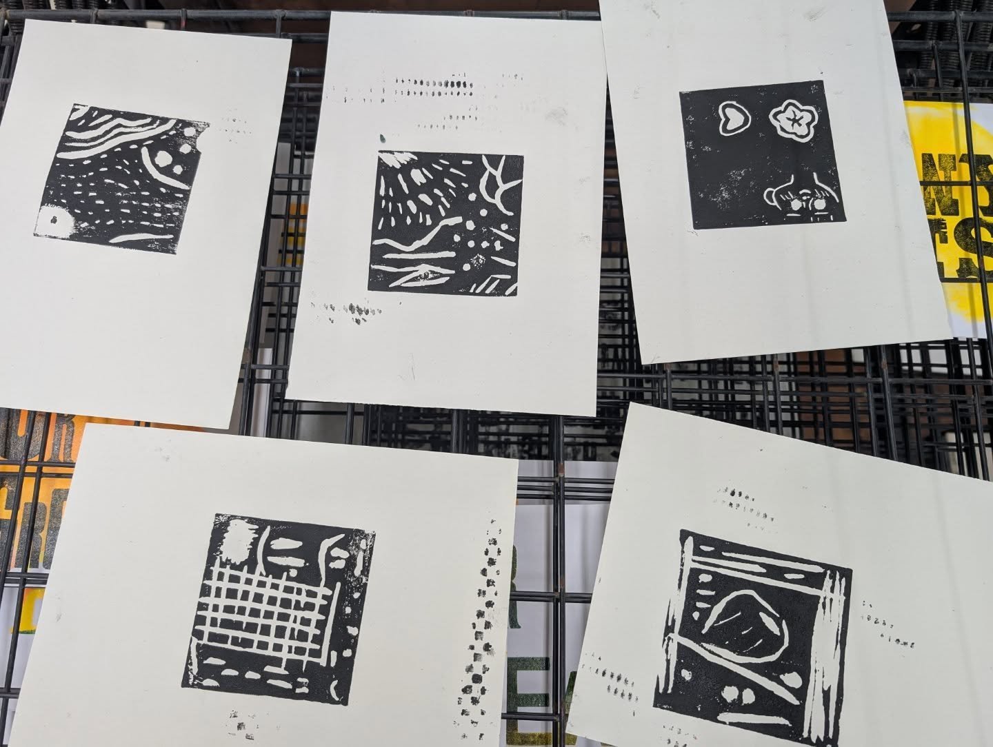 I'm very lucky in my job at @wypw to be given the opportunity to develop and run new workshops every once and a while, and last week I ran the first session of Future Printmakers - Linocut Printing'. An educational workshop for ages 12 - 17, teaching