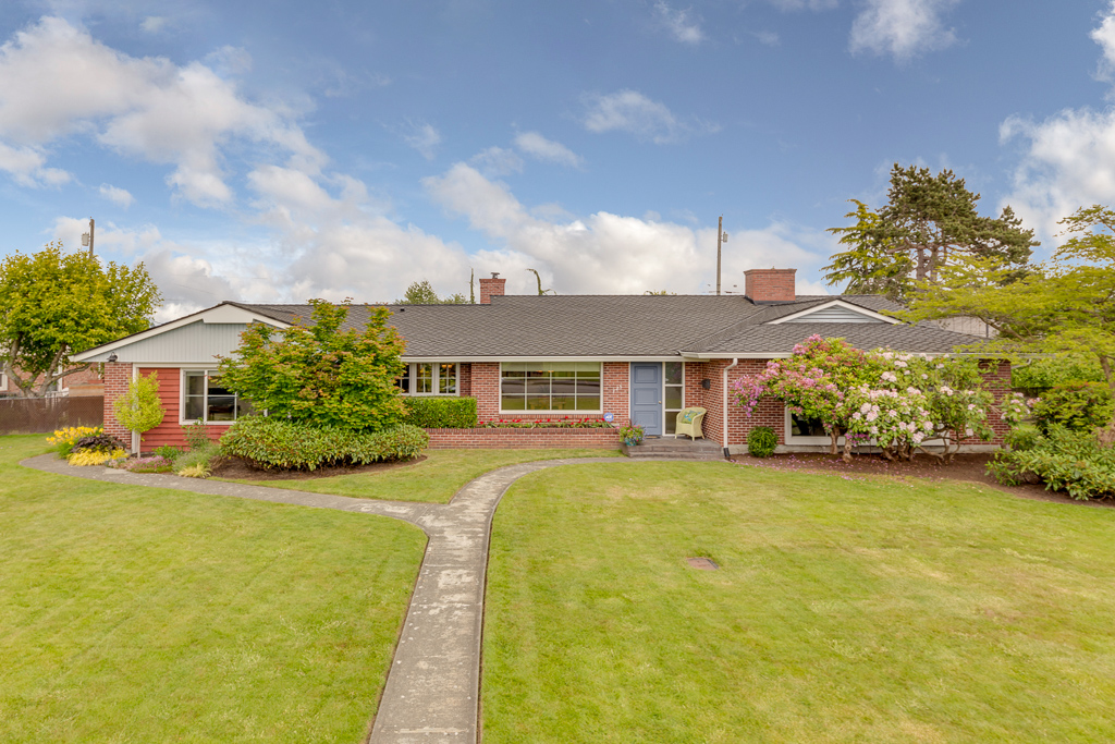 725 Rucker Ave  Everett WA 98201-MLS-1.JPG