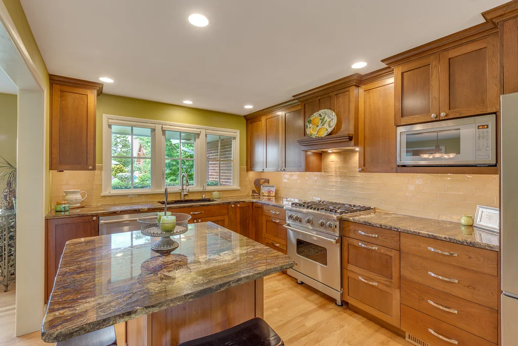 725 Rucker Ave  Everett WA 98201-MLS-18.JPG