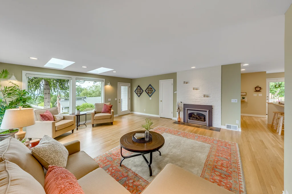 4208 Olive Drive Everett Wa 98203-MLS-13.jpg