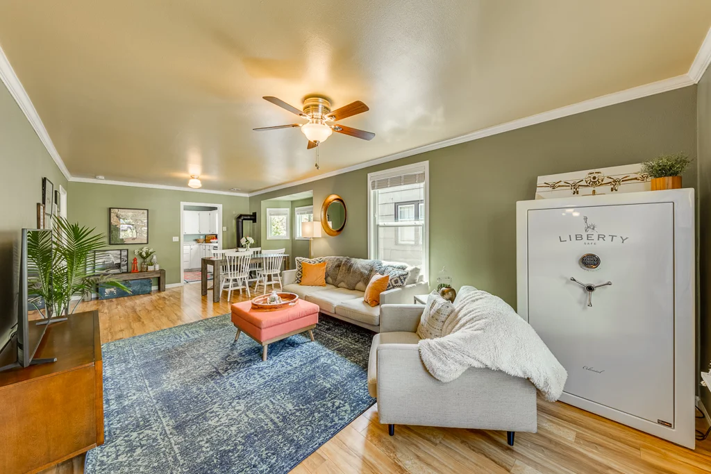 1717 Colby Ave Everett Wa 98201-MLS-11.jpg