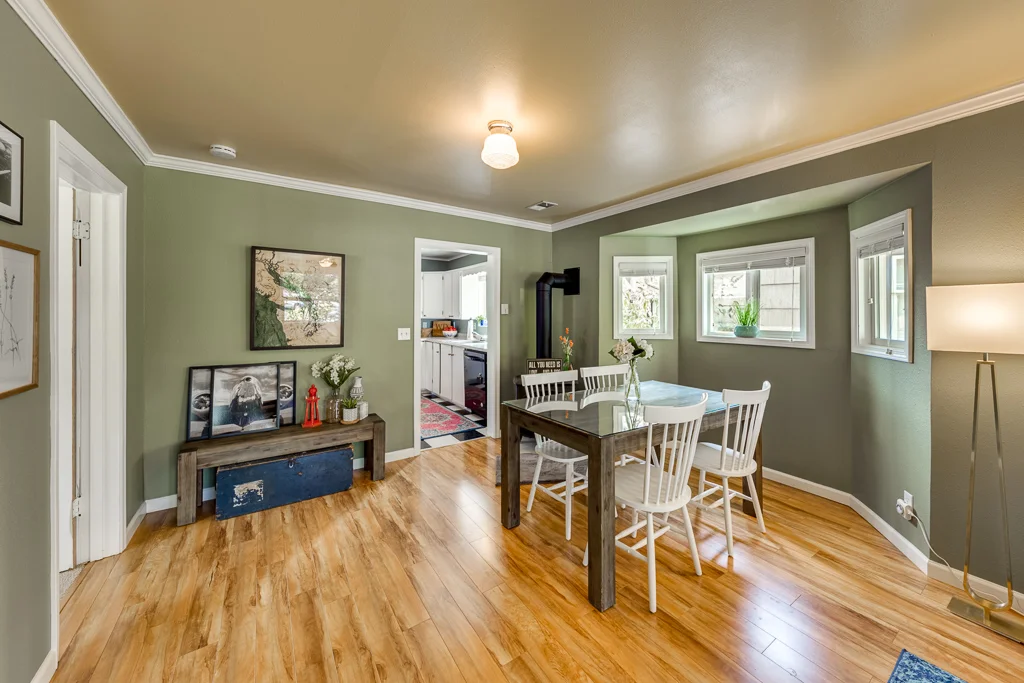 1717 Colby Ave Everett Wa 98201-MLS-16.jpg