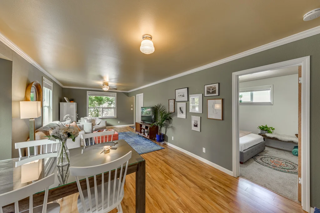 1717 Colby Ave Everett Wa 98201-MLS-17.jpg