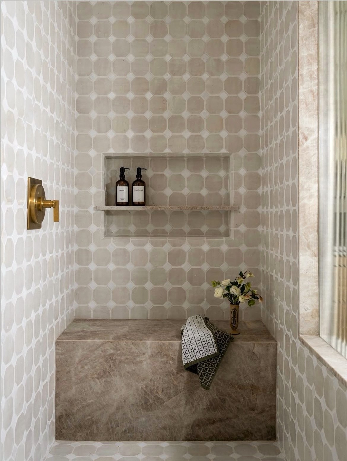 Fearless N E U T R A L S 💫 😎 🏍️
Who said beige had to behave? 

Soft tones mix with unexpected patterns for a look that&rsquo;s low-key loud in the best way.

#neutrals #tile #tiledesign #bathroominspiration