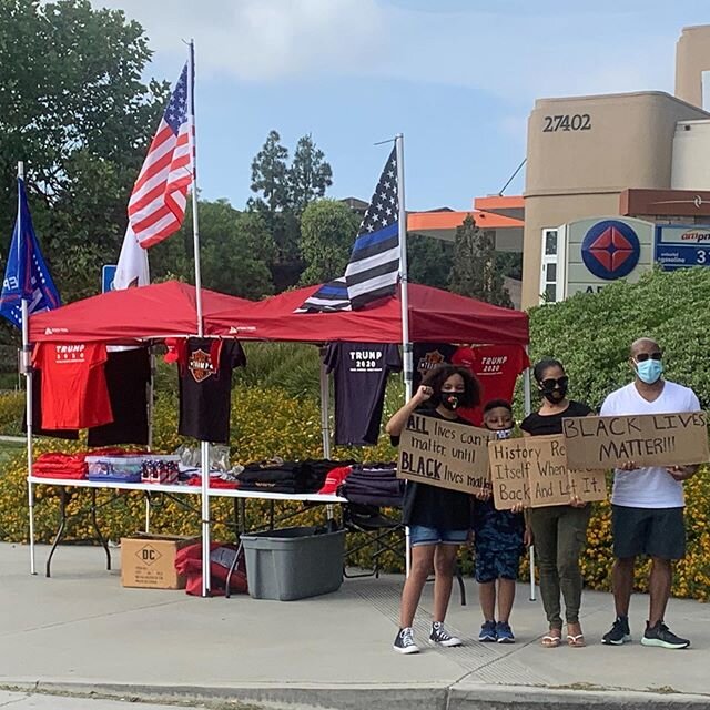 When you go as a family and protest for BLM right in front of a Trump stand!!✊🏾😂
P.S. Somehow Marc once again convinced yet another Trump supporter (the guy running the stand) to actually hold a BLM sign with us.🤷🏽&zwj;♀️
#TheBLMFamilyThatProtest