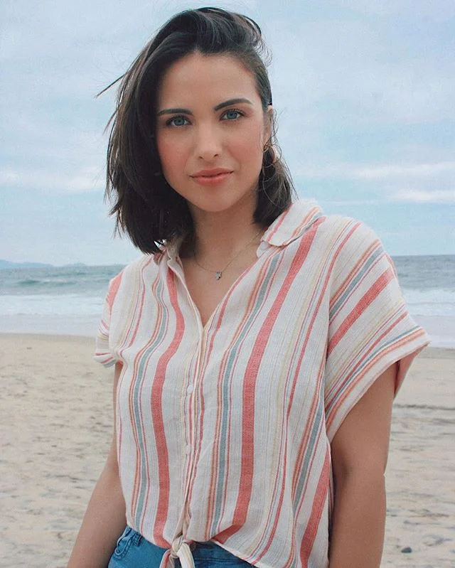 Life is a beach 🏝, enjoy the waves 🌊// La vida es como la playa as&iacute; que disfruta de las olas! 💜💜 📸: @soycristianmoralez