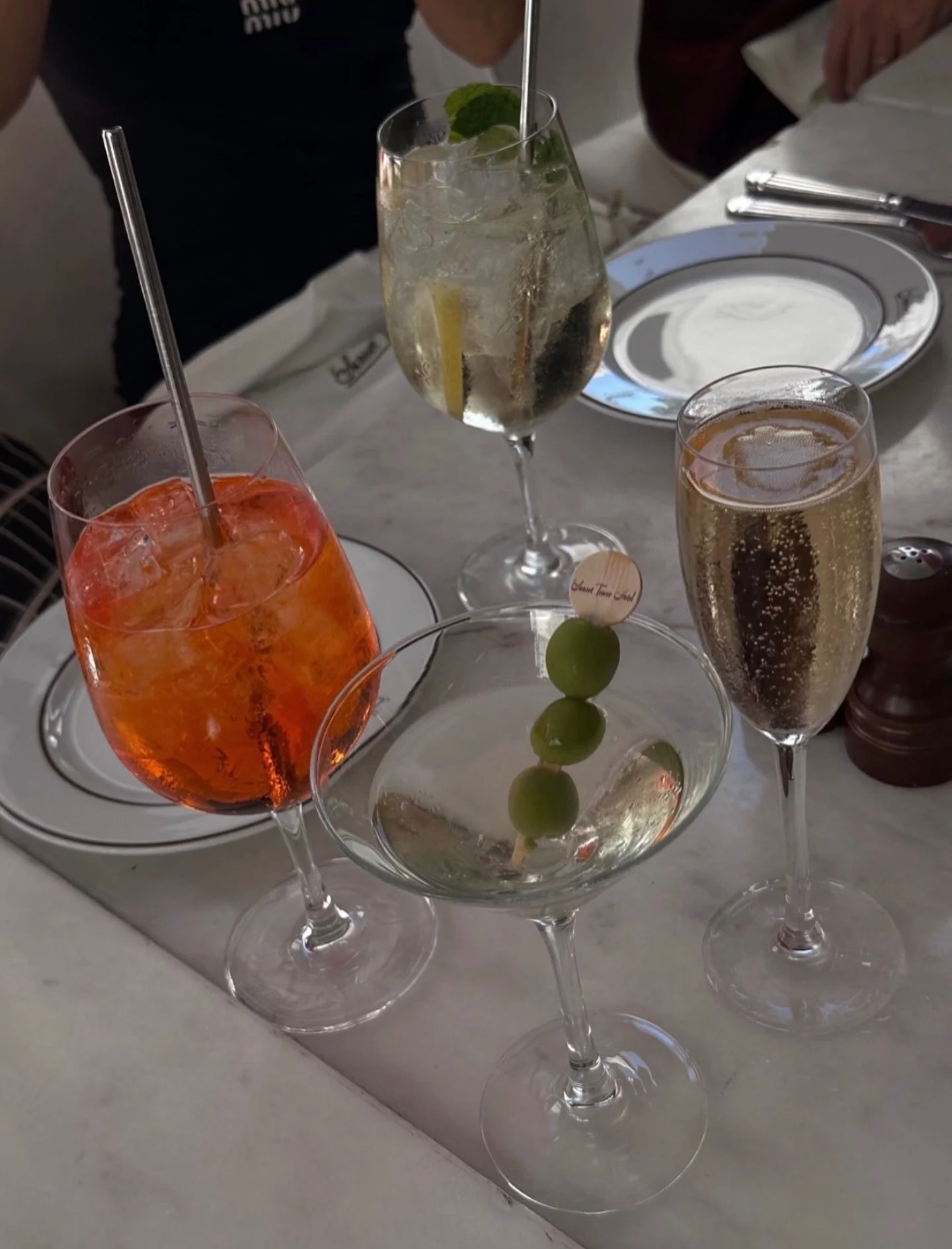 Wishing everyone a Happy New Year, no matter what you chose to toast with 🥂🍸🍹

Captured by : @stephanieaziz