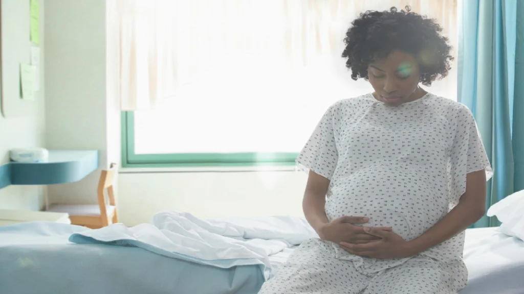 pregnant-woman-hospital.jpg