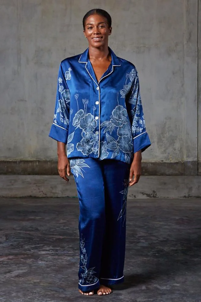 Felicia_Silk_Lovejama_1_4a5471c1-3b4f-44aa-8d75-67e1e1832ecc_768x1024_crop_top.jpg