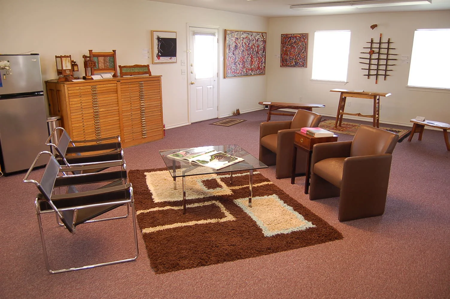 Lounge area of The Abstract Studio gives art patrons a place to contemplate and discuss the matters of art.