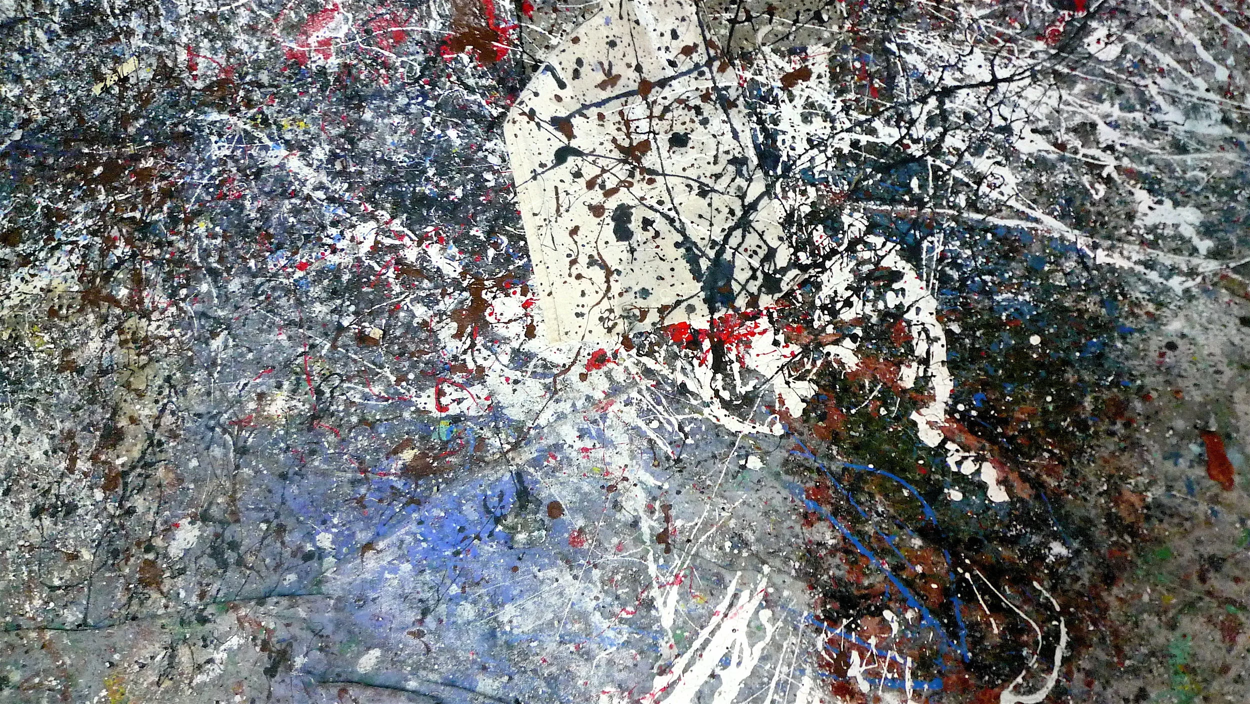 The floor of the studio becomes art itself, testifying to the experience and abstraction of expression...