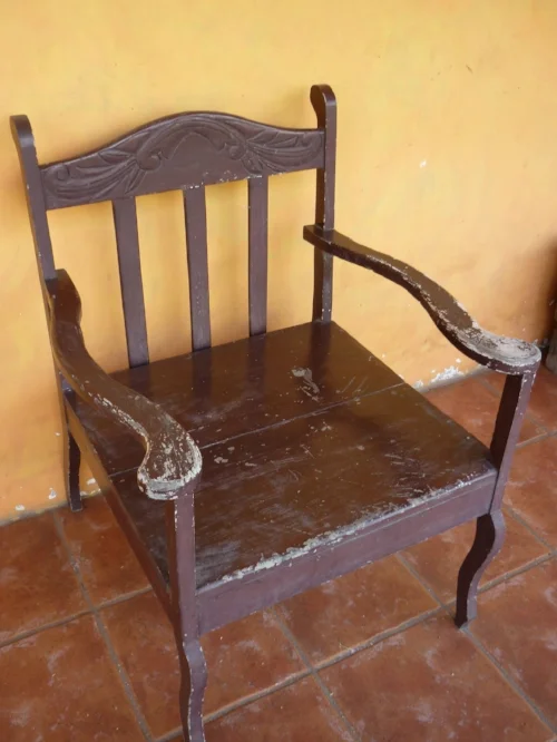 old chiar