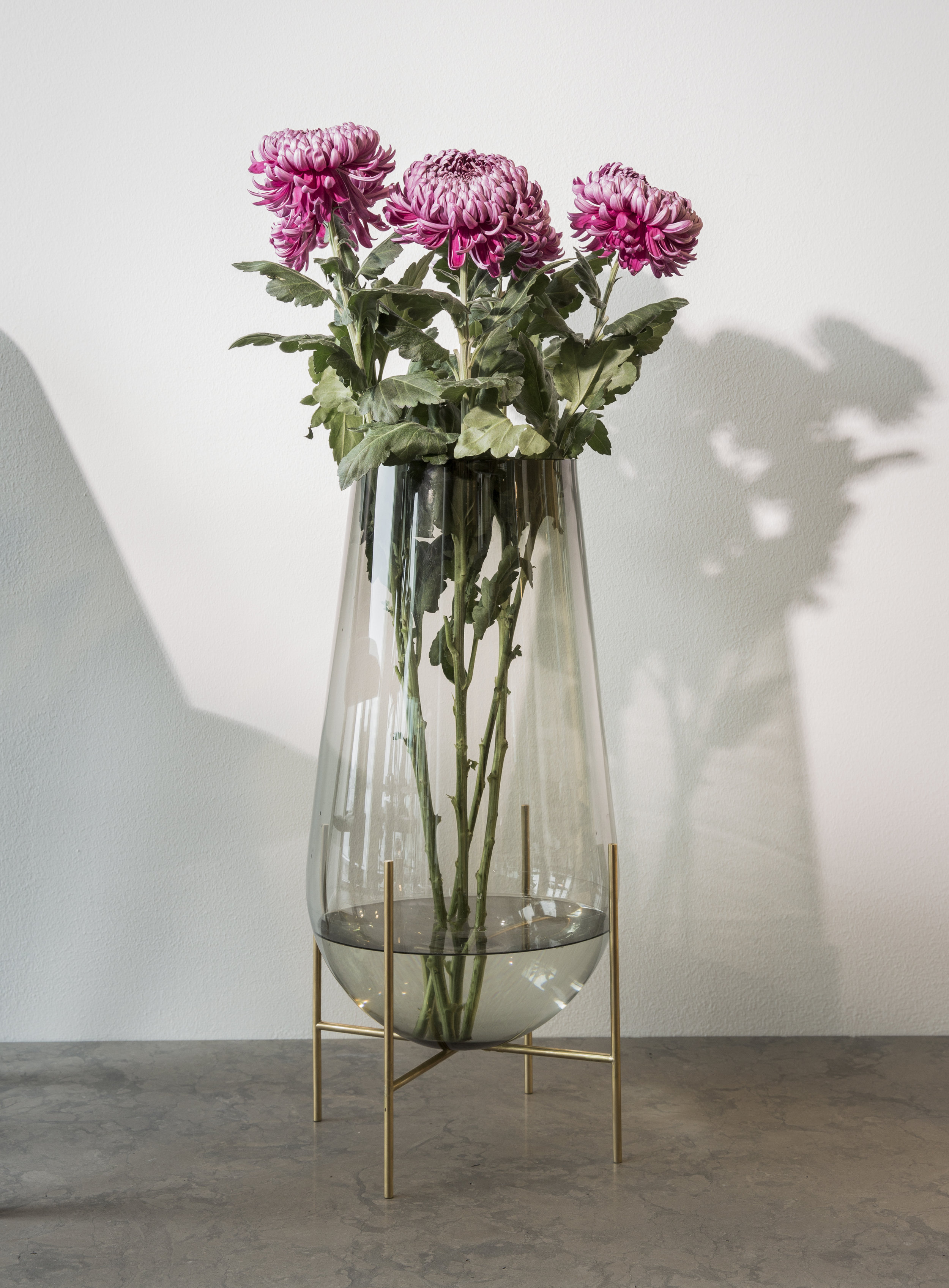 Echasse Vase_Location_01_High Res 300dpi JPG (RGB)_365496.jpg