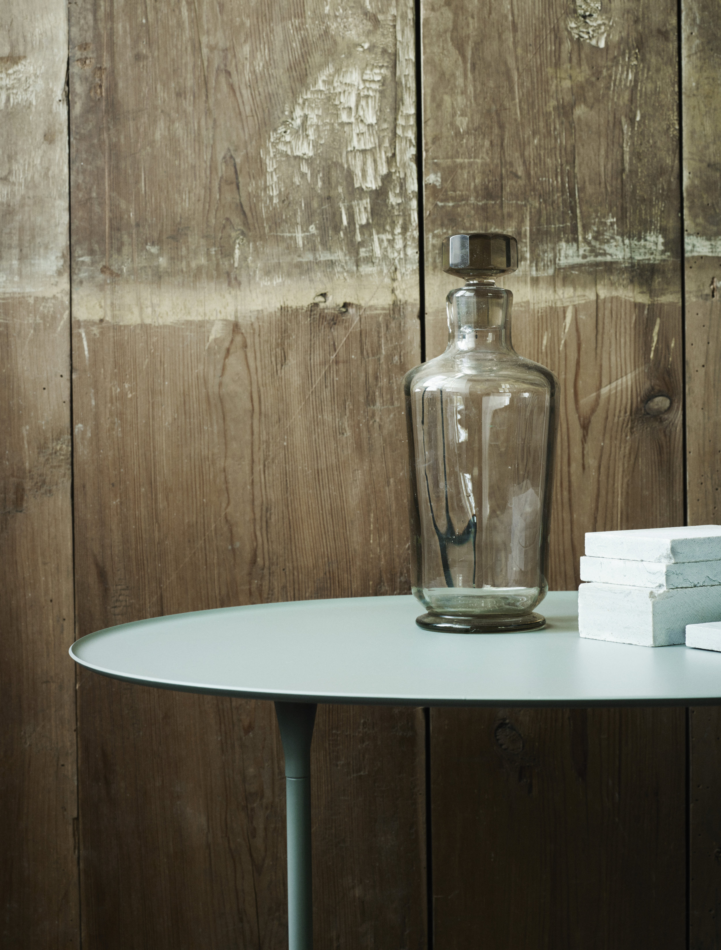 1840003 Brut Table, Slate Grey 02.jpg