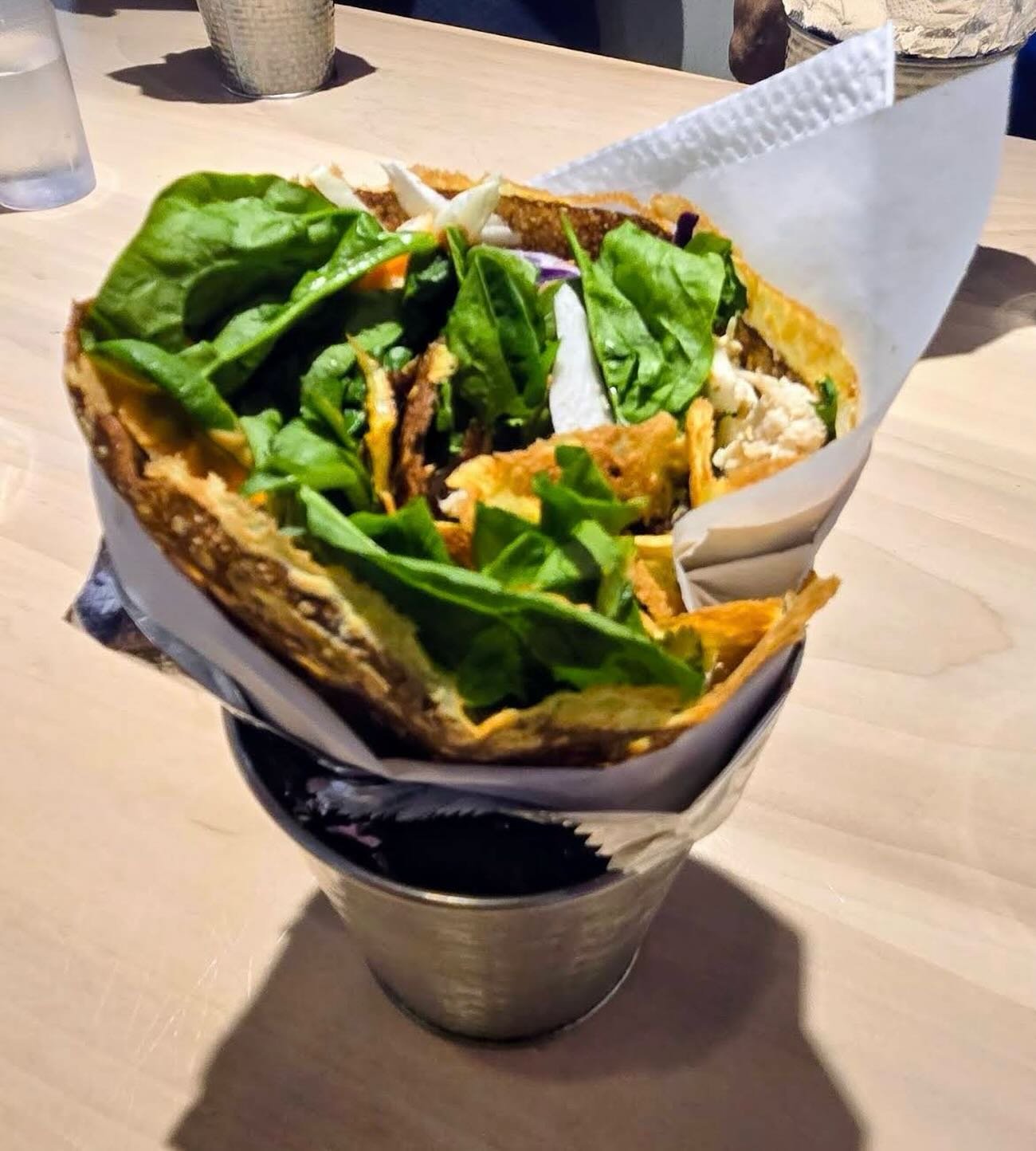 Start your Monday right! 🌯✨ Fresh spinach, golden fried onions, creamy feta, and all the good stuff &mdash; wrapped up and ready to fuel your week. Who says Monday can&rsquo;t be delicious? 😍🥗
Drop a 🌯 if you&rsquo;d trade your boring meal for th