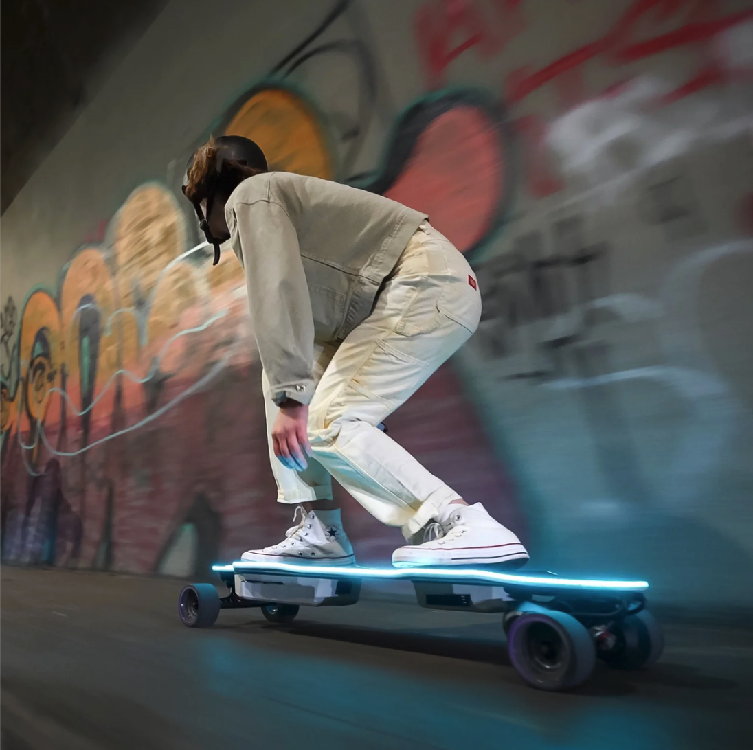 05-eboard-tunnel-graffiti.png