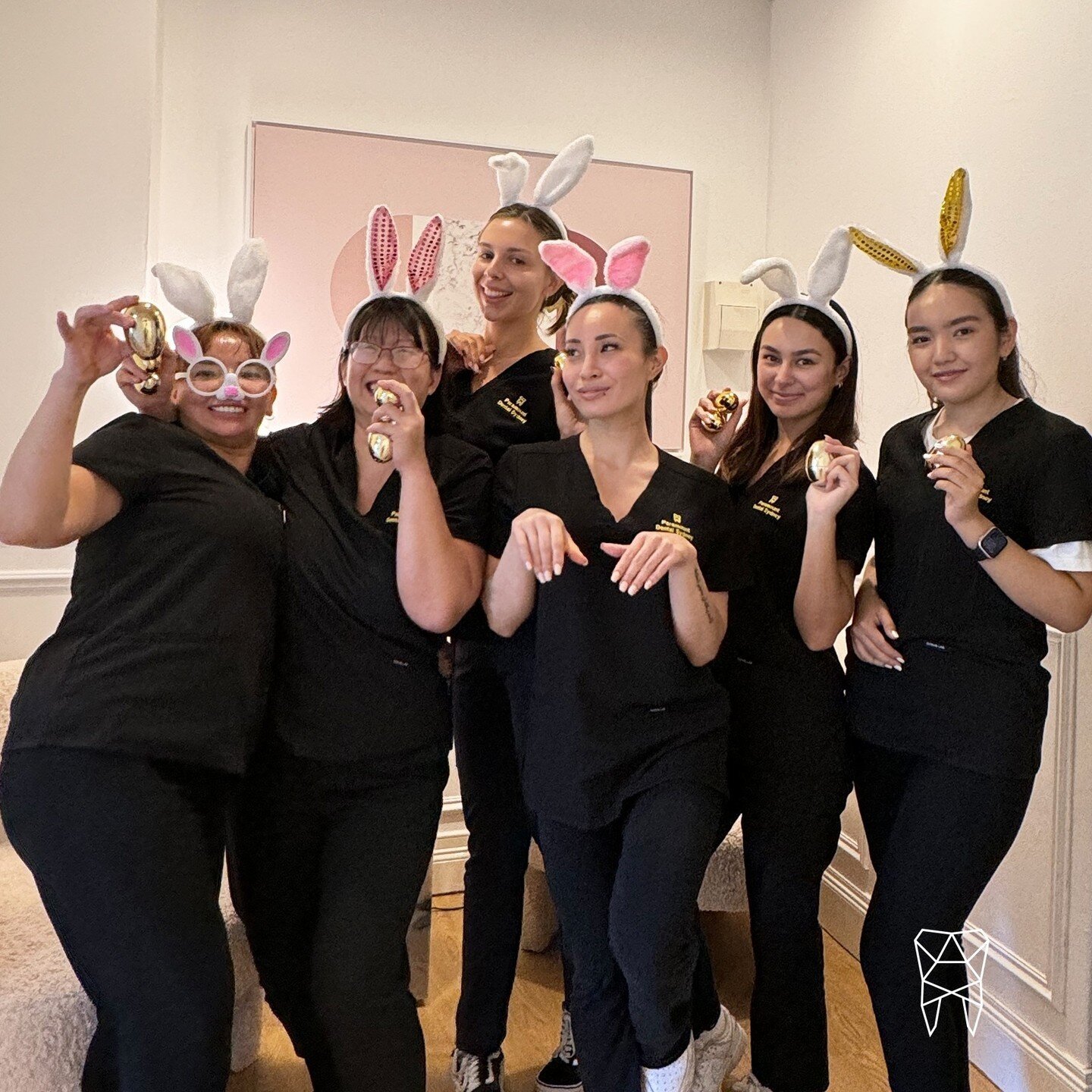 Swipe to see what special Easter treats #teamparamount has waiting for our patients this week! All week we're giving away golden eggs with a little something special inside 🥚🐣✨💨 Can you guess what's inside?⁠
⁠
When you're done eating chocolate thi