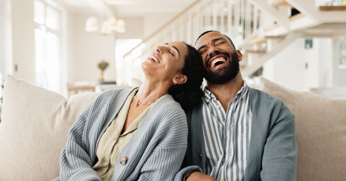 What's the difference between Porcelain Veneers and Dental Crowns?