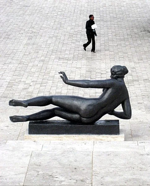 statue_at_getty.jpg