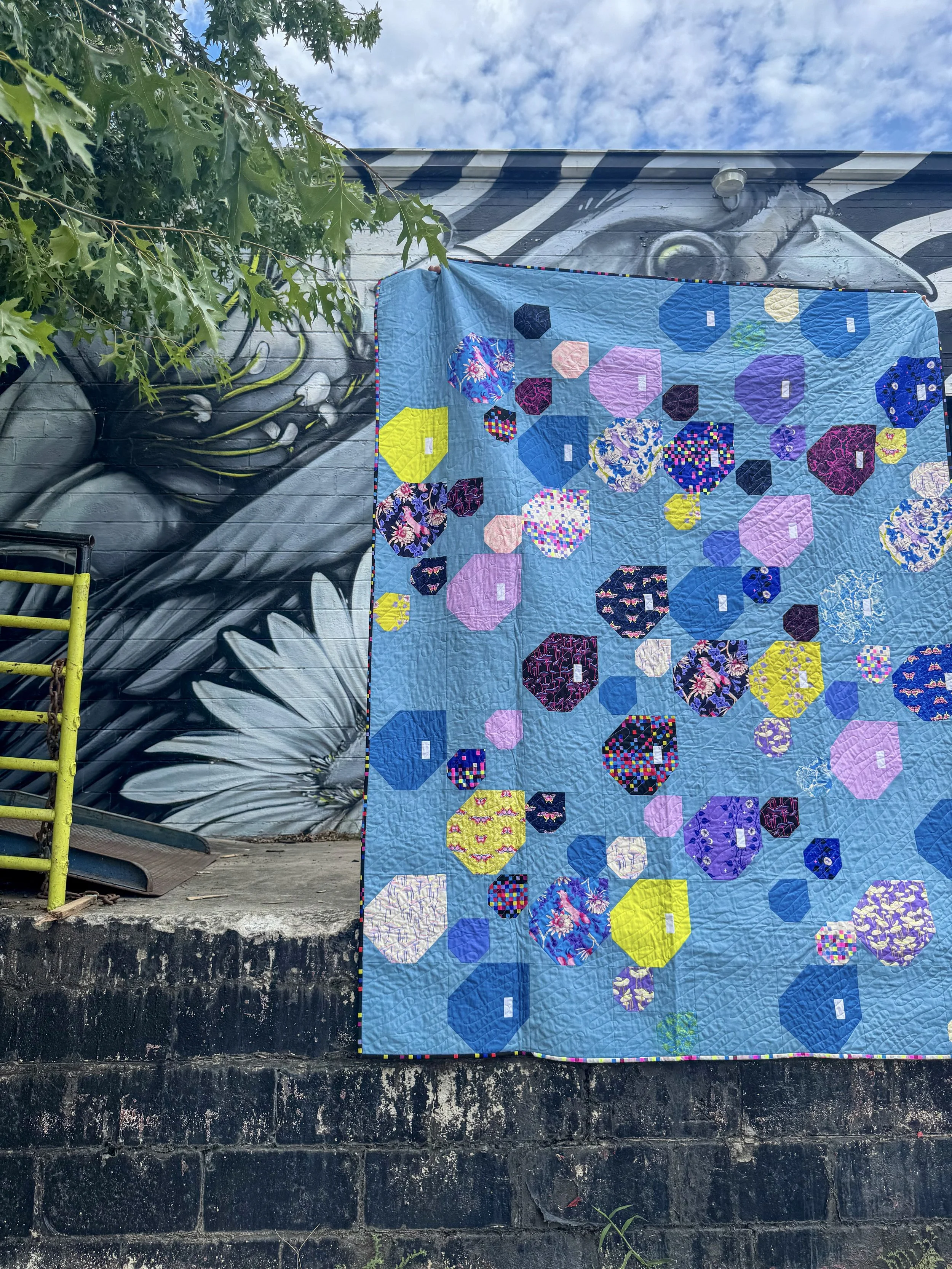 summer-shower-glow-garden-twin-quilt-la-bizarra (8).jpg