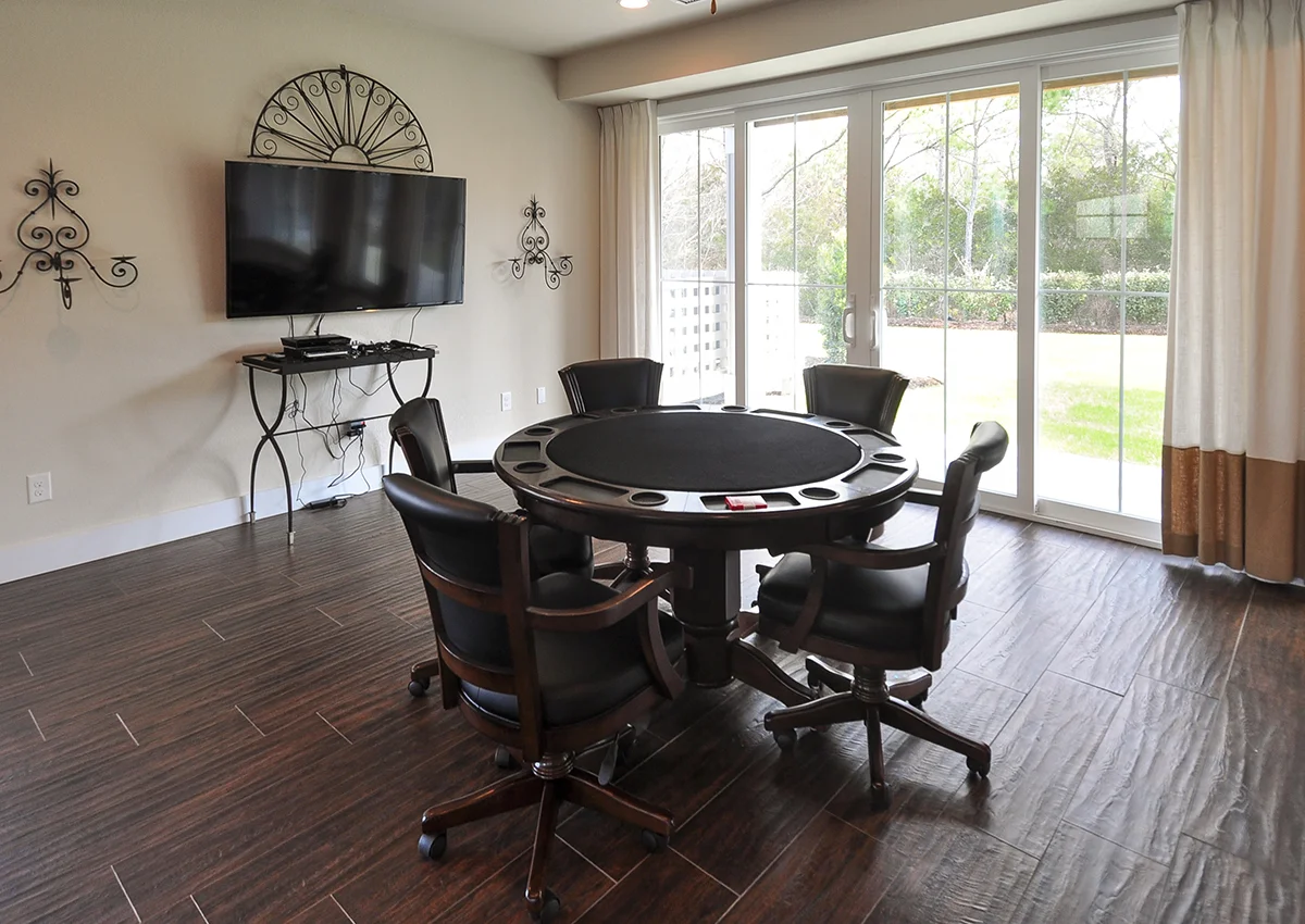 5h1d. c129-garagepoker copy.jpg