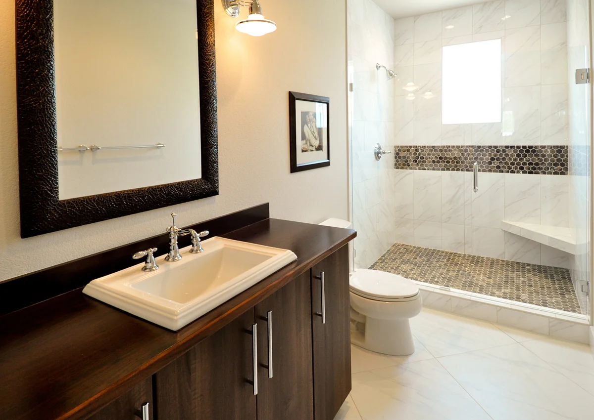 17d. c129-br4bath copy.jpg
