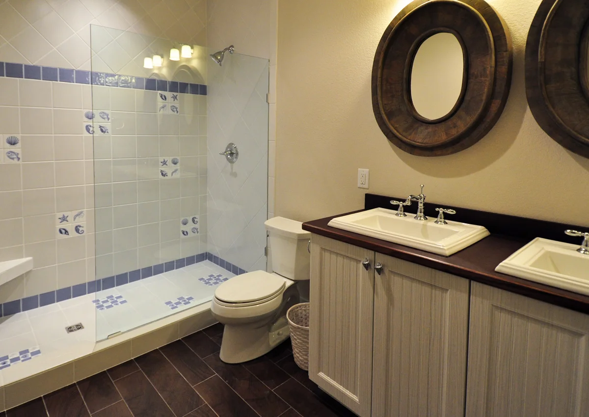 24d. c129-br3bath copy.jpg