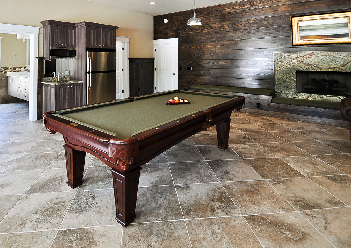 PoolTable1.jpg