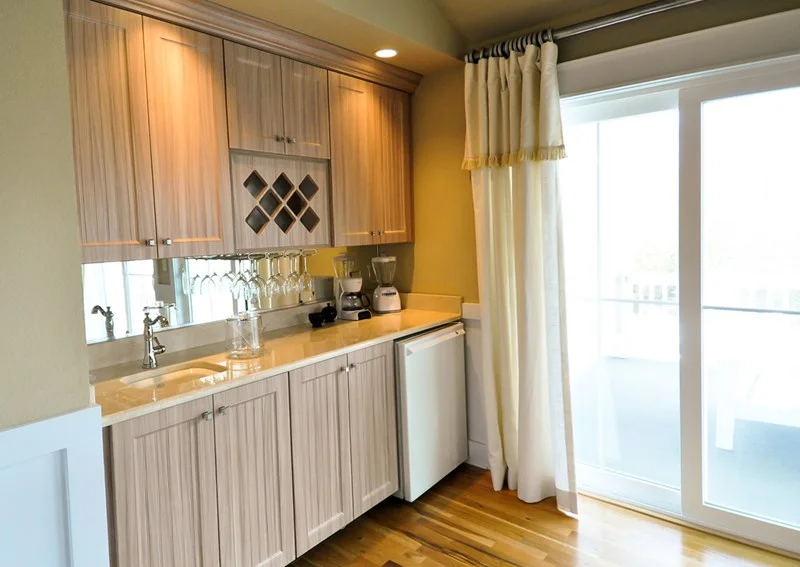 Bridal suite bar