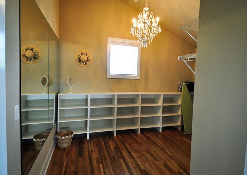 Bridal suite closet
