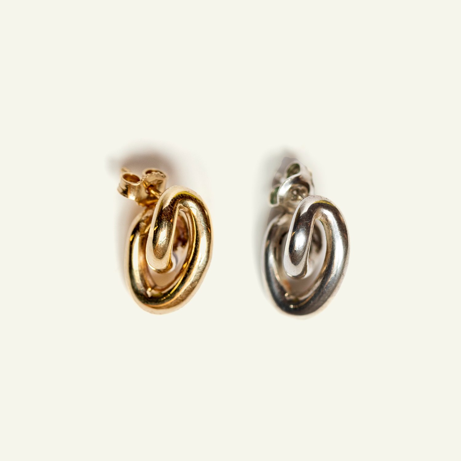 New York earring (single piece)
