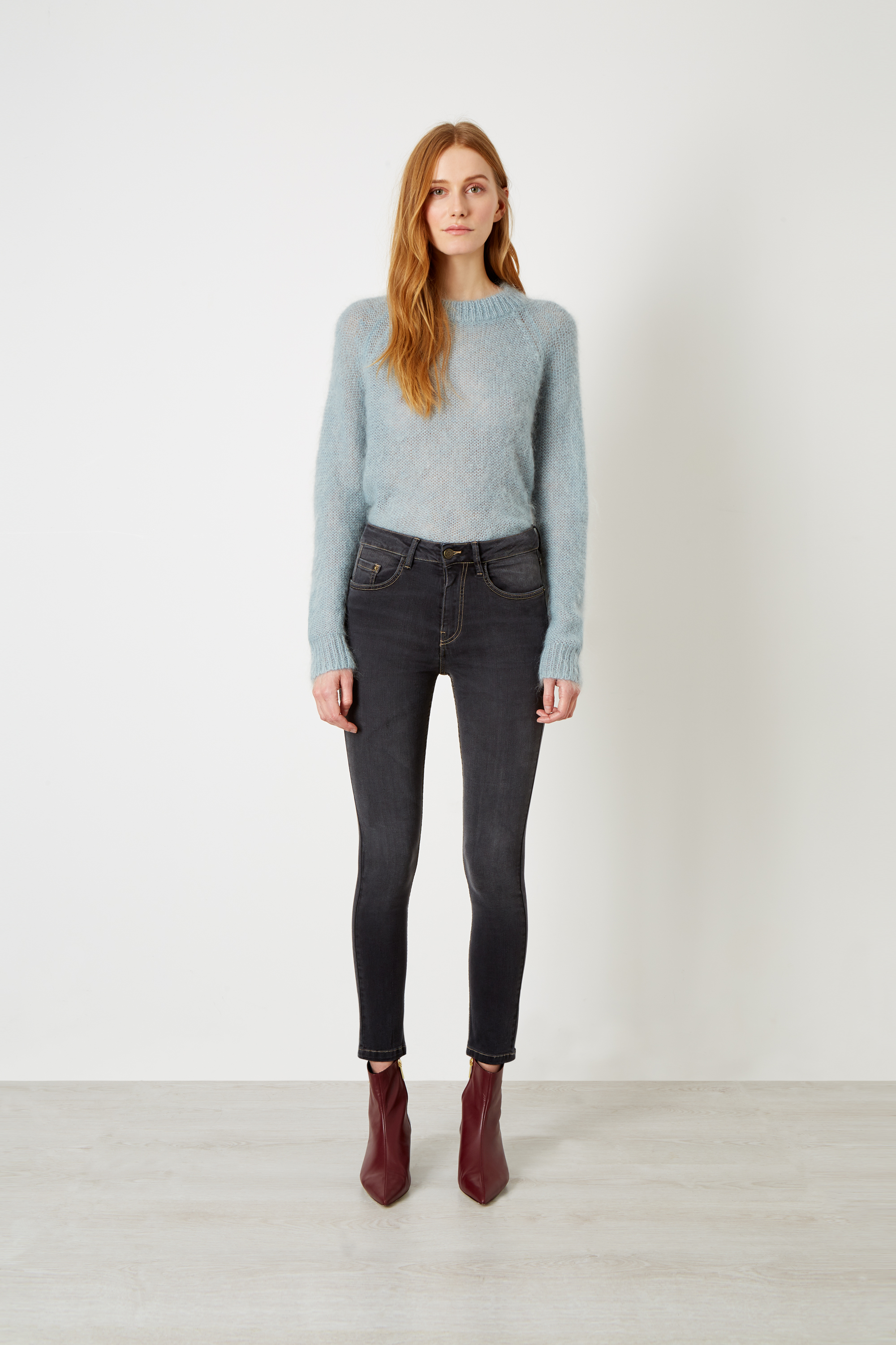 Skinny Dart Jean-FRONT.jpg