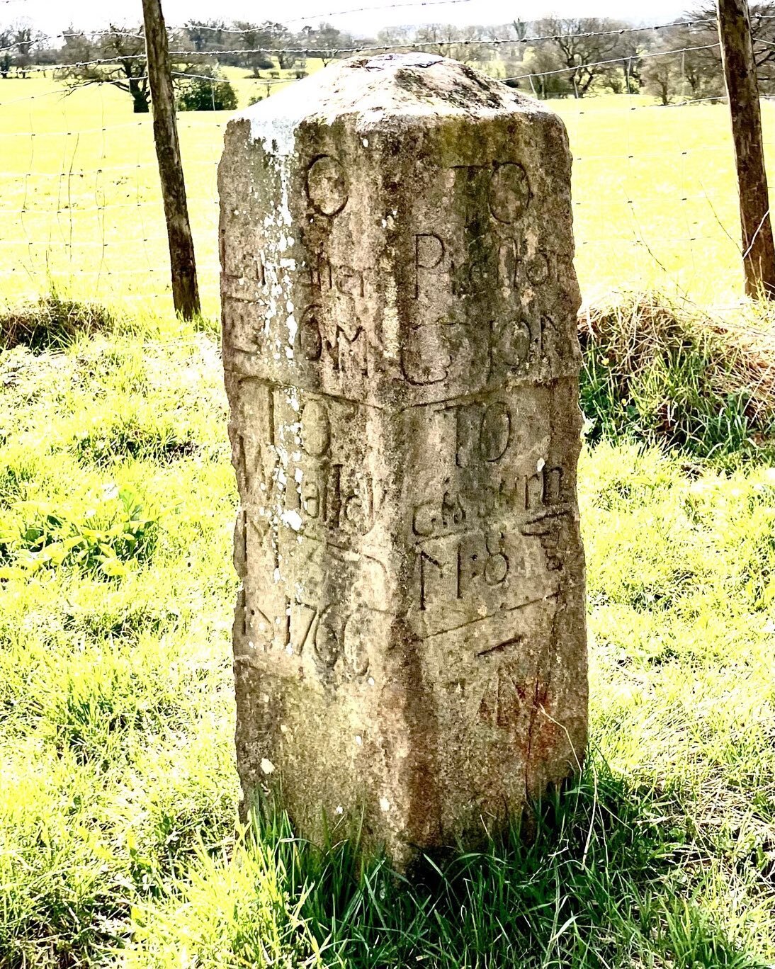 Something different. Not a Tree of the Day, a Milestone of the Day. I must have passed this 100s of times on my bike, but never really looked at it. Amazingly it has stood there, on a crossroads near Bashall Eaves, @forestofbowland, Lancashire, UK, s