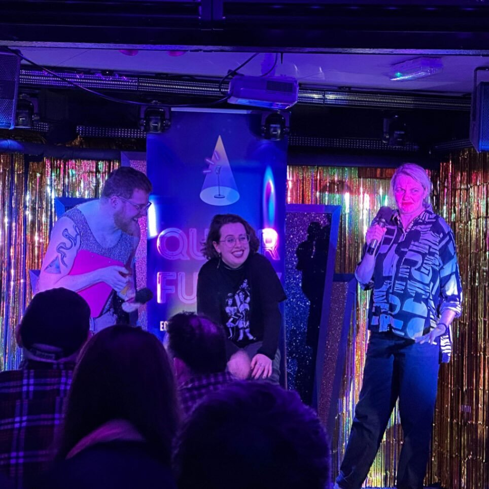 I loved the @queerlikefunny gig not only did we get to do stand up but also offer valuable advice to audience members. Here I&rsquo;m advising on dating app photo poses. *totally unqualified so don&rsquo;t sue me