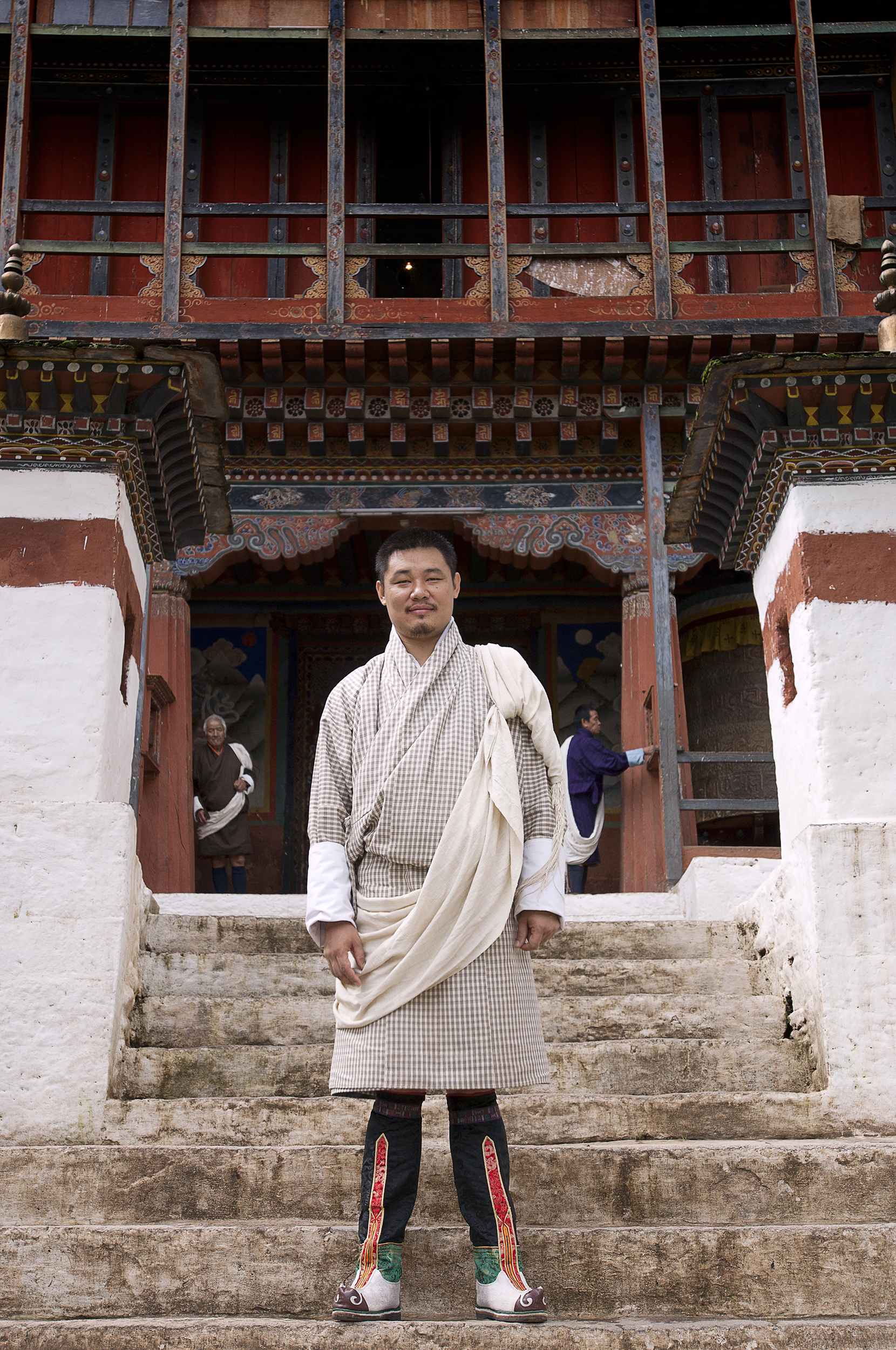 Web_Buthan_Sonam infront of the wandi Dzong .jpg