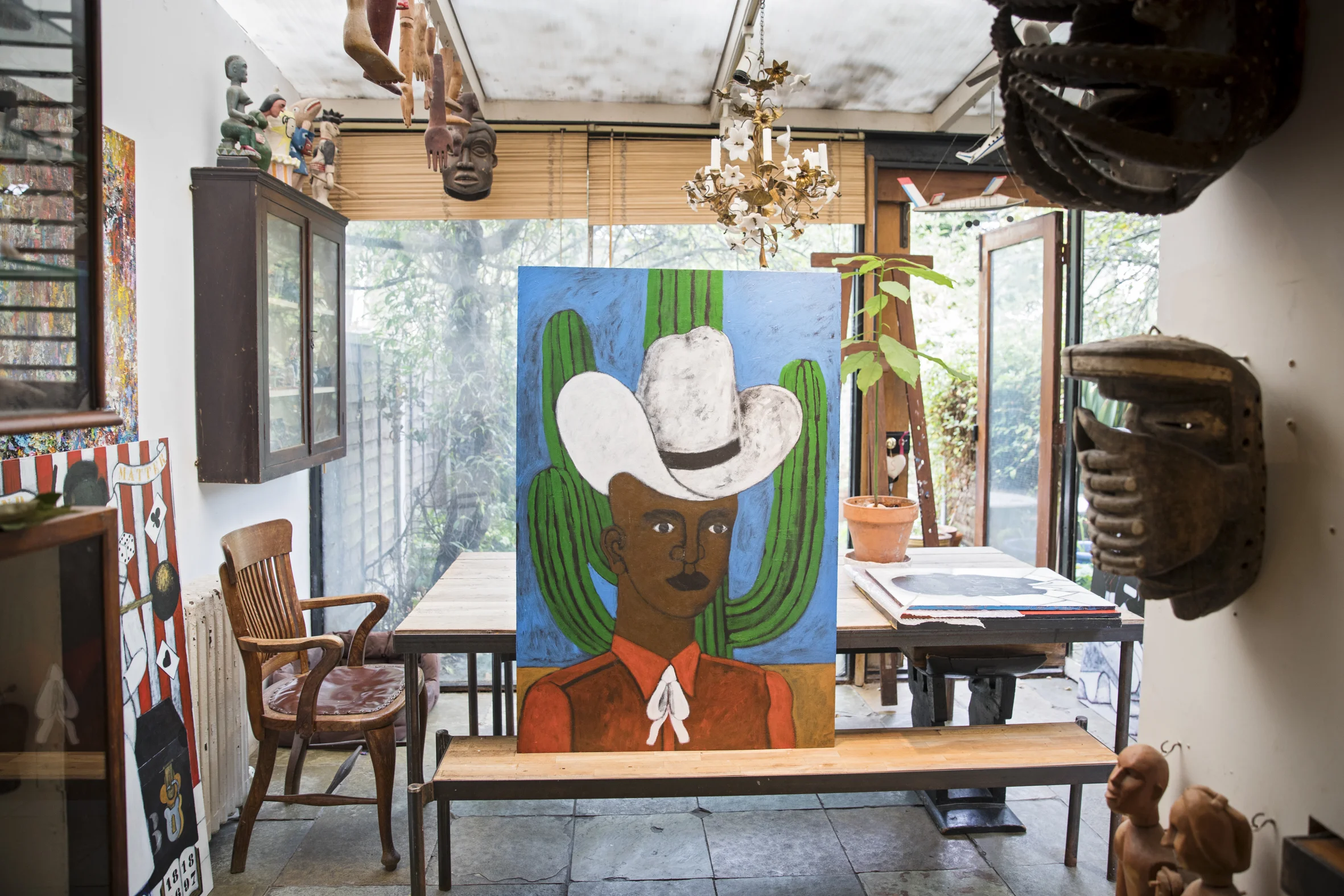 Abe Odedina in his studio_Nov 2016_69A3564-Edit_Claudia Leisinger.jpg