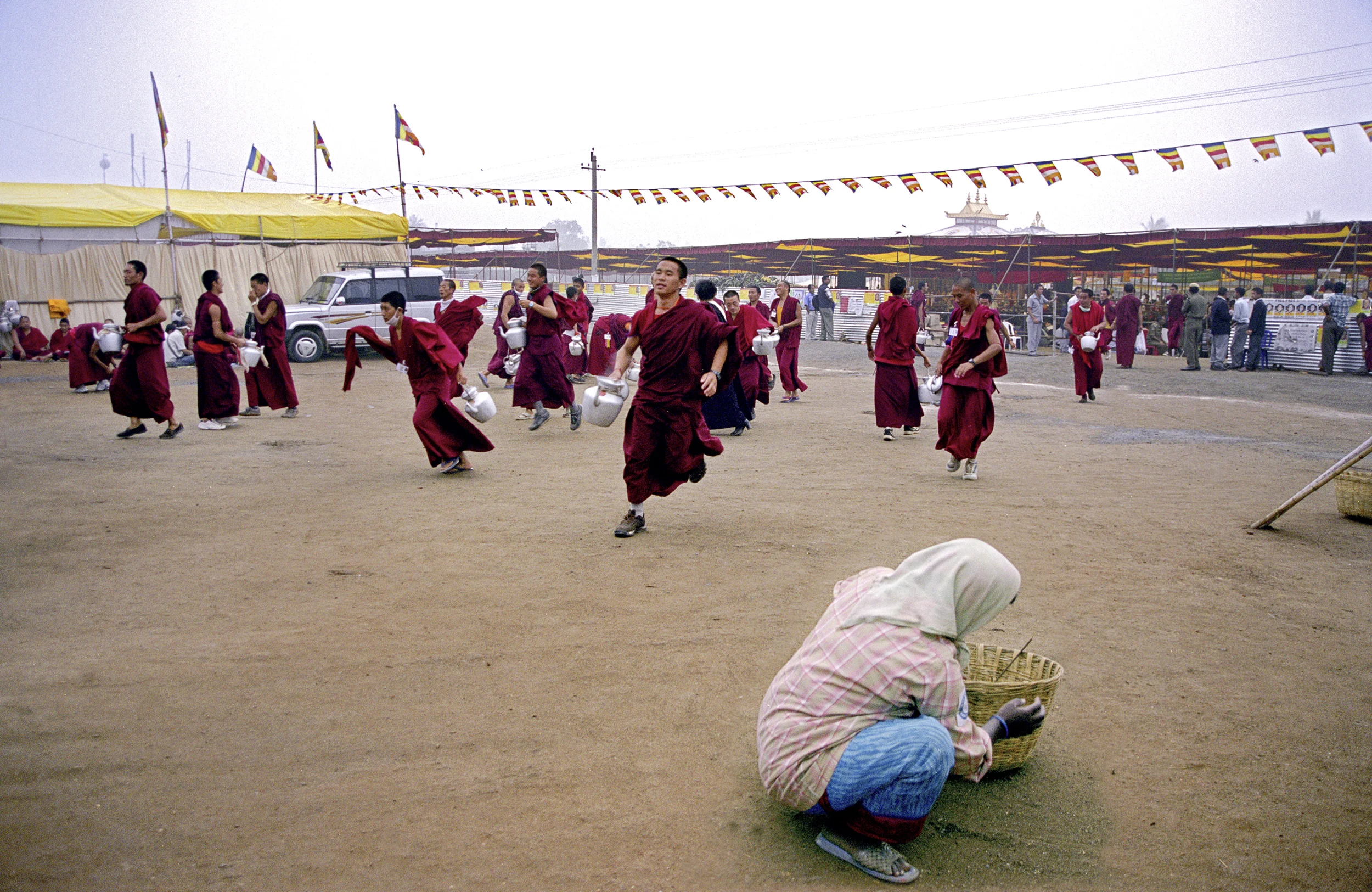 Web_amaravati_running monks .jpg